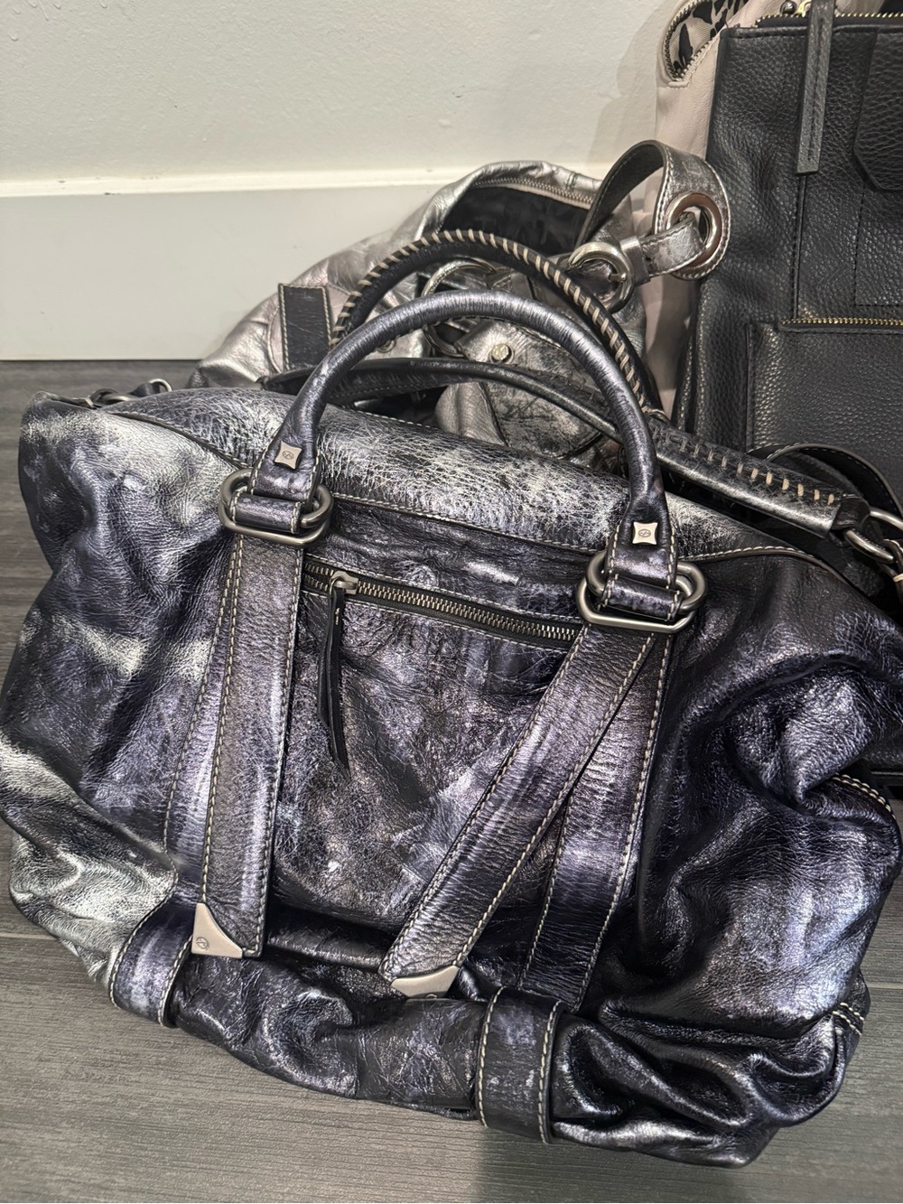 Metallic Black Women’s Leather Bag. Francesco Biasia - Soft genuine leather